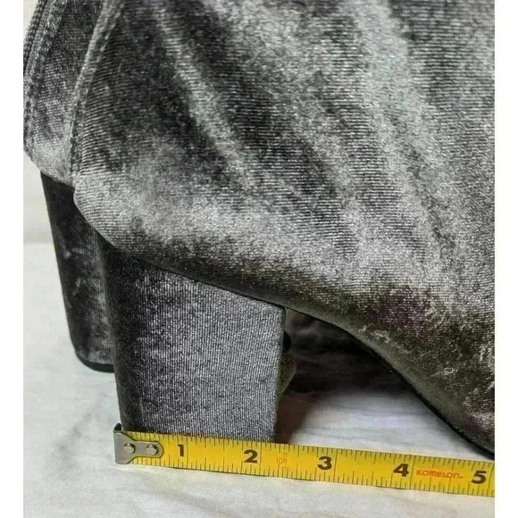 FREE PEOPLE GRAY VELVET 3" STACKED HEEL ANKLE BOOTS EU 41, US 10.5 - Picture 9 of 12